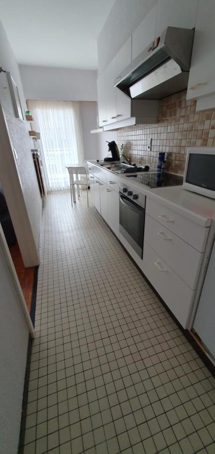 Cosy Apartment Near The Beach And City Center Oostende Bagian luar foto